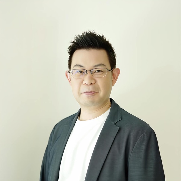 Headshot of Tetsu Nakajima